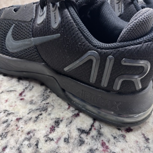 Size 8- Nike Air Max Alpha Trainer 4 Black - Picture 3 of 9
